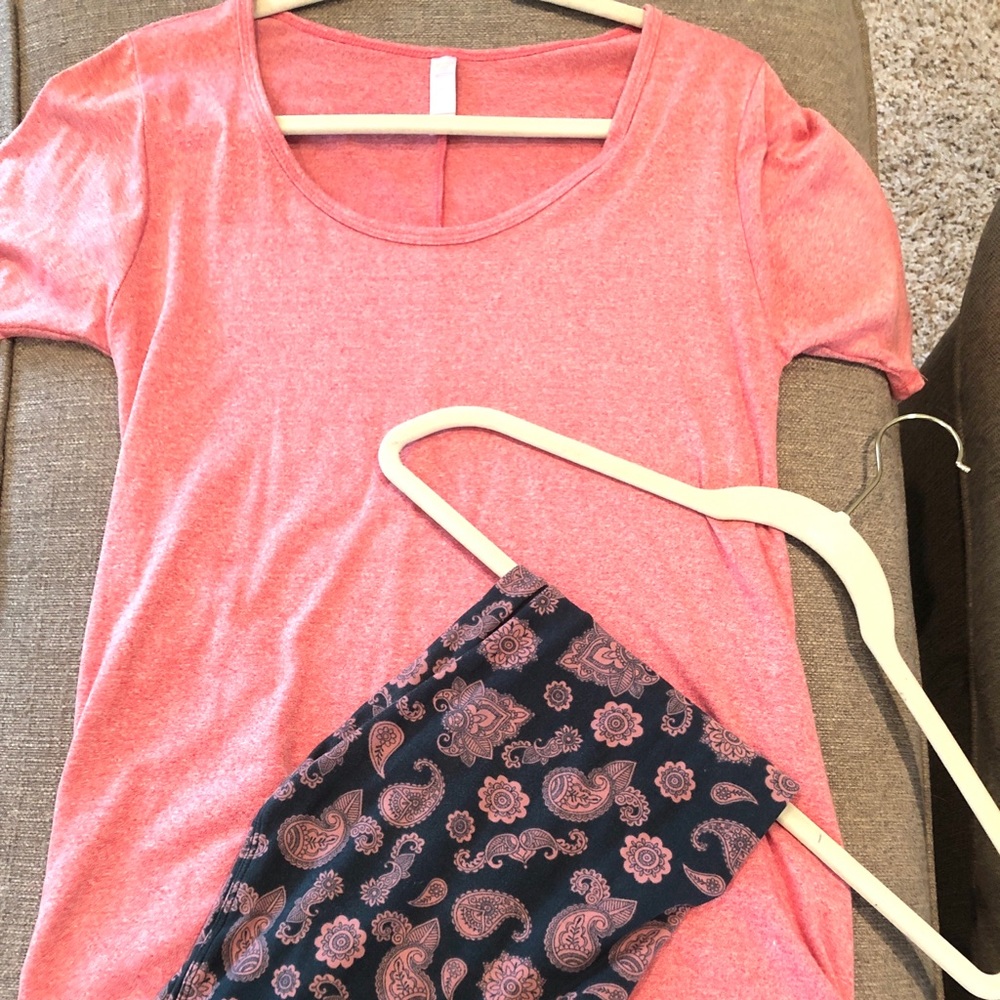 LulaRoe top and leggings